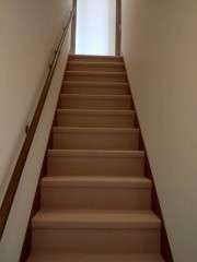 階段（カーペット貼替え、天井・壁クロス貼替え）