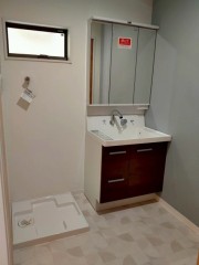 洗髪洗面化粧台（三面鏡付）