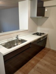 対面式システムキッチン（食器洗乾燥機付）