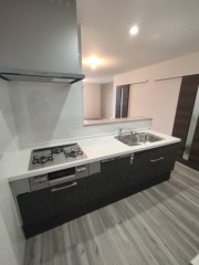 お子様にも目が届きやすいカウンターキッチン